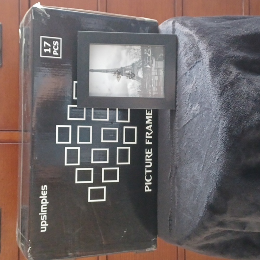 UPSimples 16 Picture Frames Set